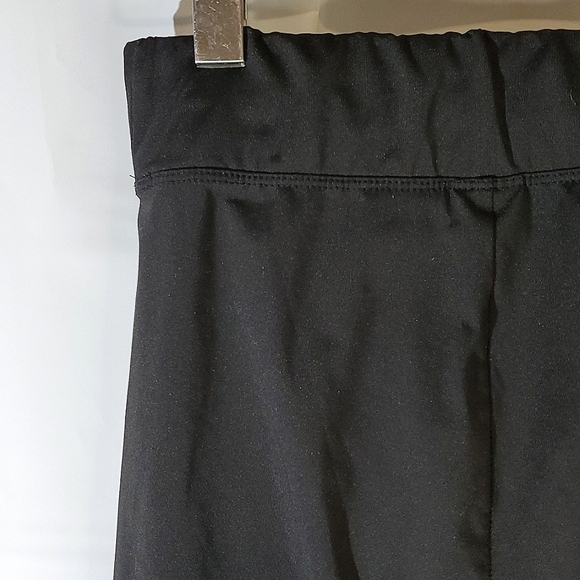 Puma Youth Black Short Tights with Pink/Silver/White Logo on Leg - Size 14/16 - Picture 8 of 13